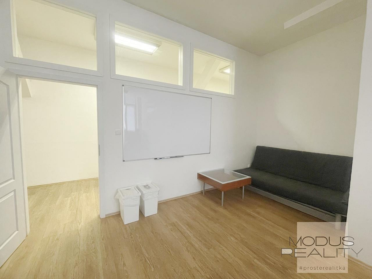 Pronájem kanceláře 180 m² – fotografie 5