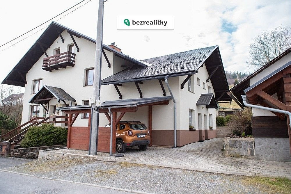 Prodej domu 340 m² s pozemkem 1 268 m²