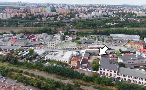 Prodej komerčního pozemku 1 770 m², U trati, Praha 10 - Strašnice