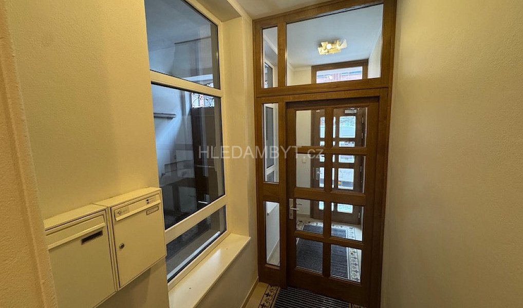 Pronájem bytu 2+1 76 m², Praha – náhled fotky 24