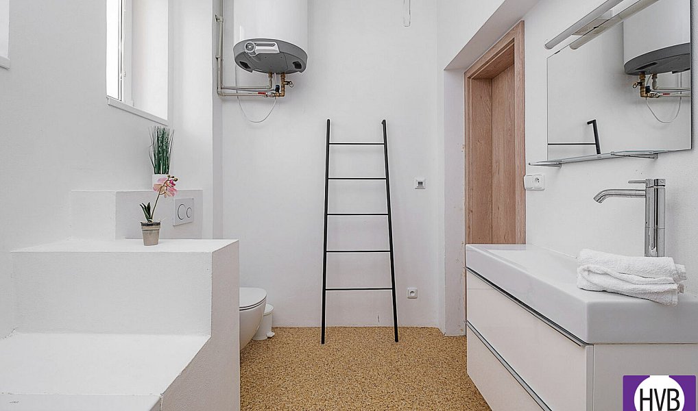 Prodej bytu 2+1 64 m², Králův Dvůr – náhled fotky 8