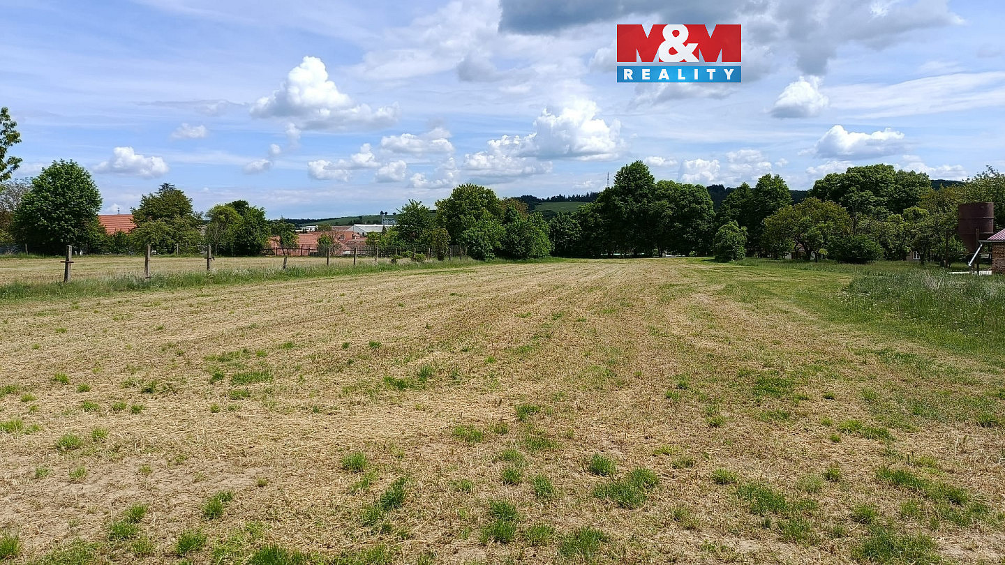 Prodej stavebního pozemku 2 211 m²