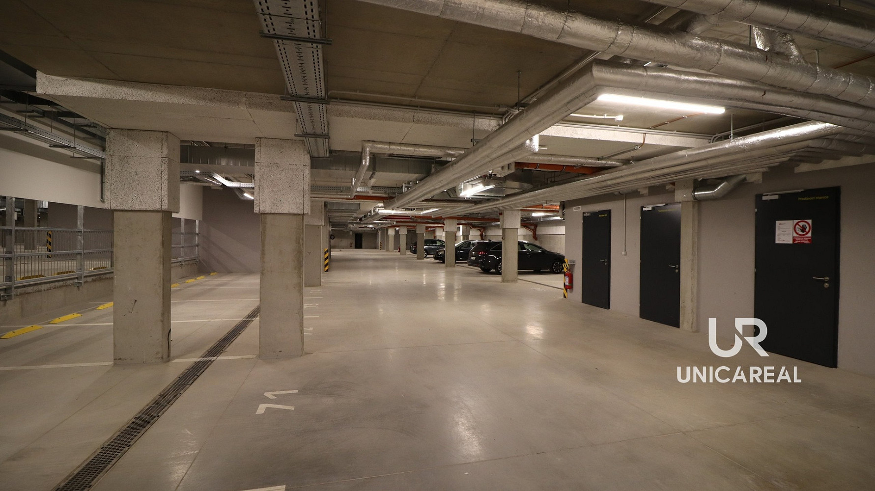 Pronájem garážového stání, ul. Růženin lom, Brno- Maloměřice – fotografie 5