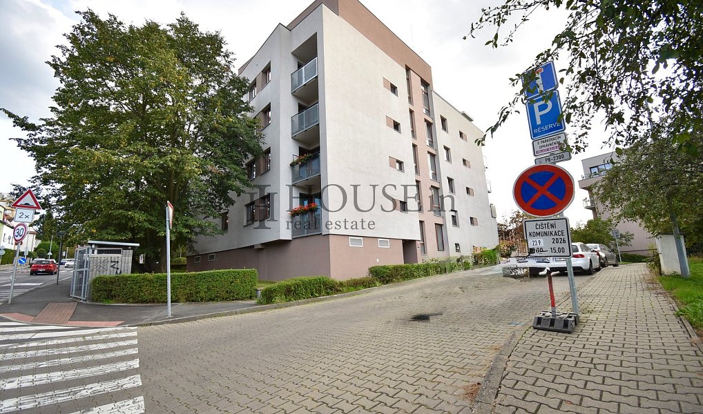 Pronájem bytu 2+kk 62 m², Praha – náhled fotky 14