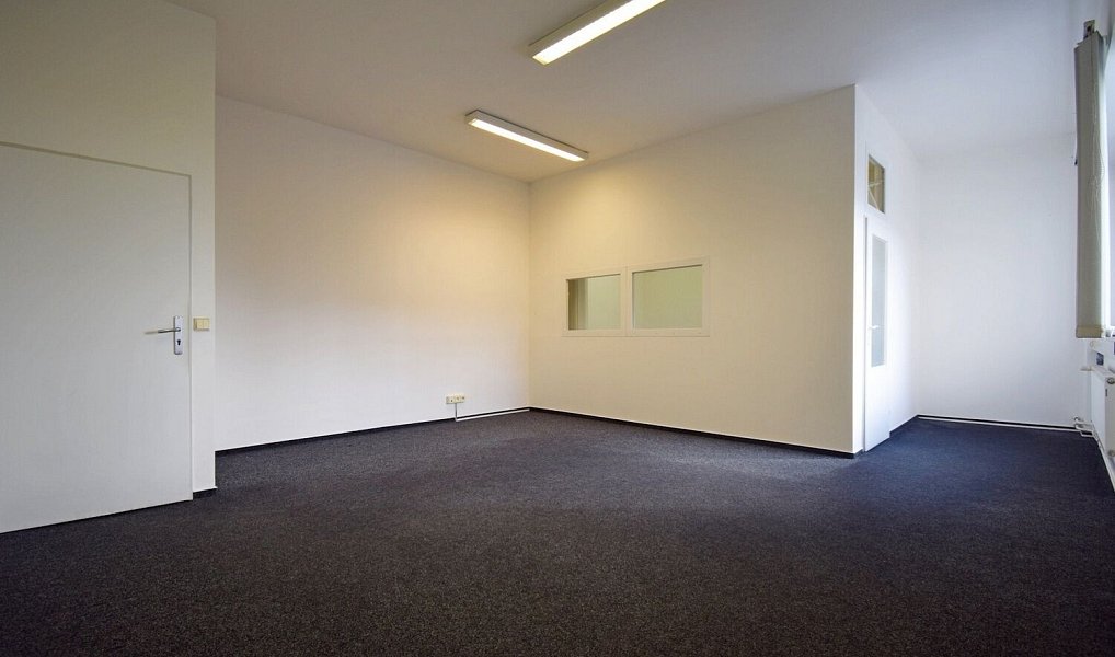 Pronájem kanceláře 58 m², Zdiby – náhled fotky 2