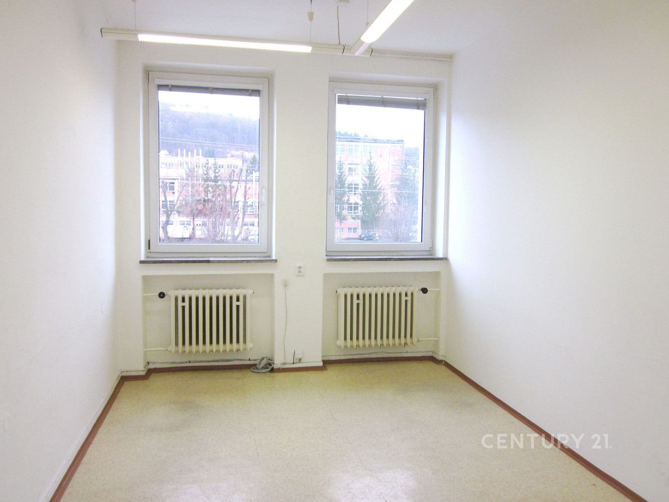 Pronájem kanceláře 17 m² – fotografie 3