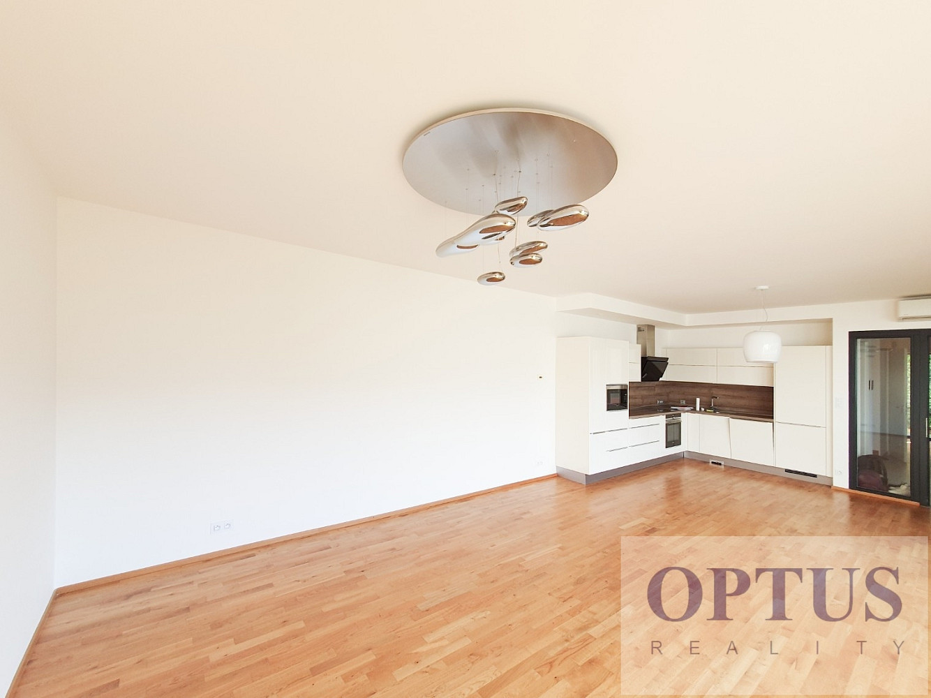Pronájem domu 182 m² s pozemkem 453 m² — photo 3