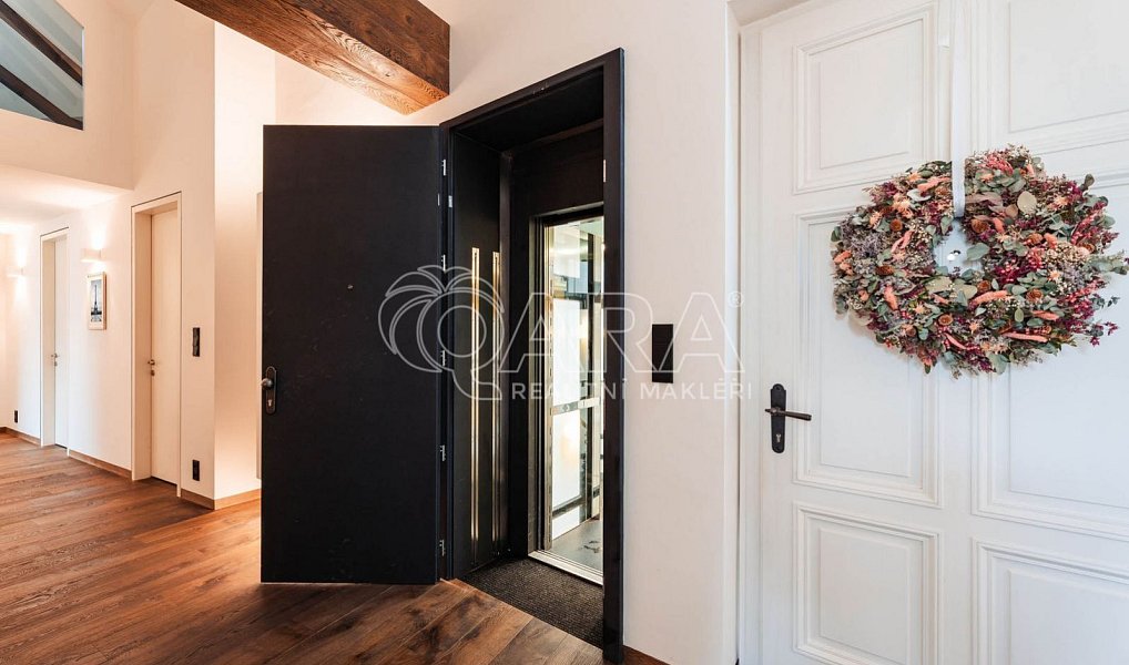 Pronájem bytu 5+kk 335 m², Praha – náhled fotky 20