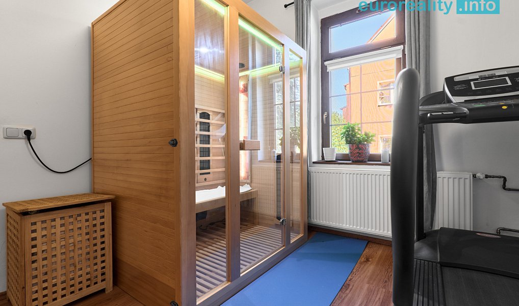 Pronájem domu 220 m² s pozemkem 1 100 m², Sadov – náhled fotky 10