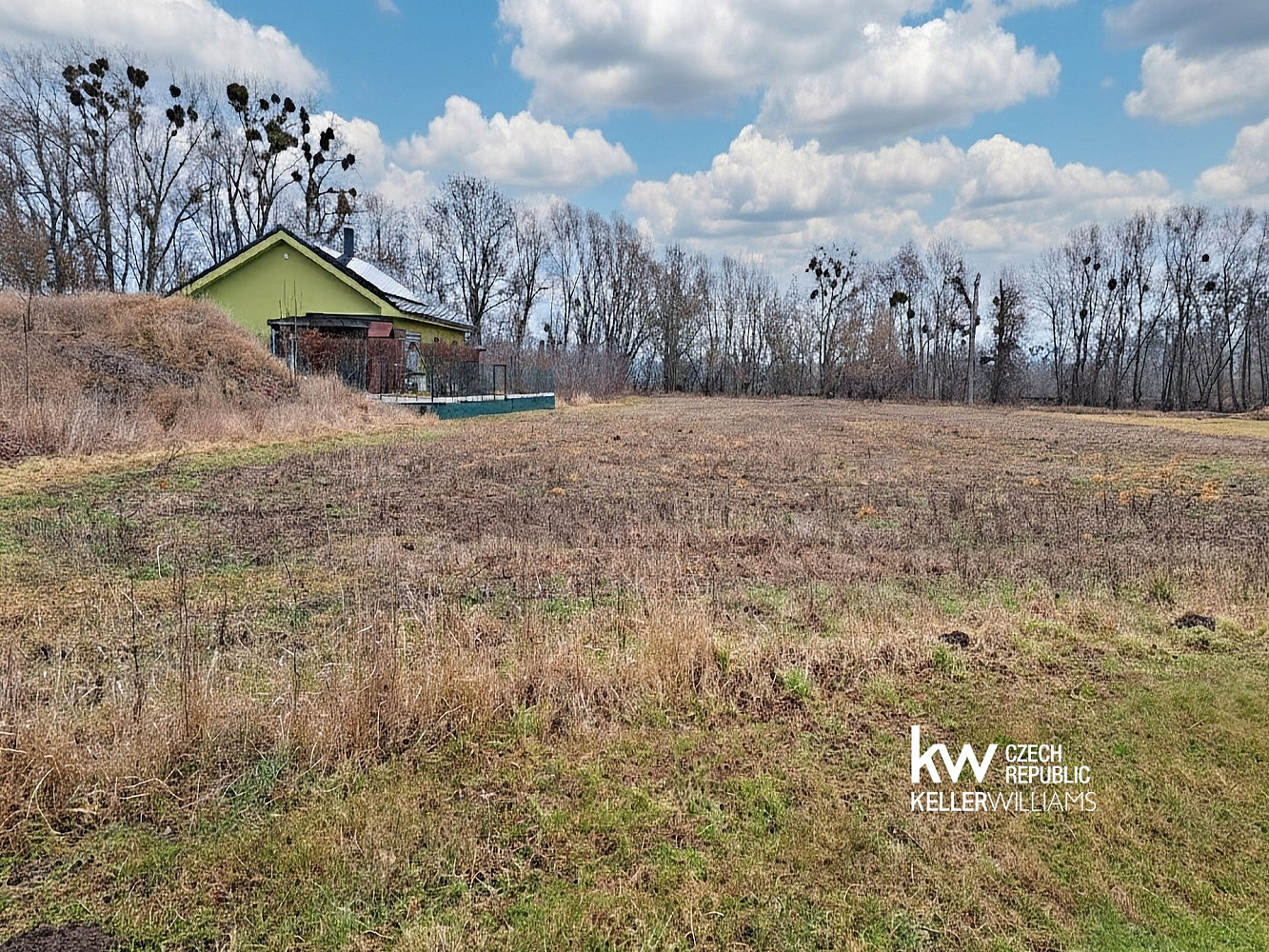 Prodej stavebního pozemku 2 733 m² – fotografie 2