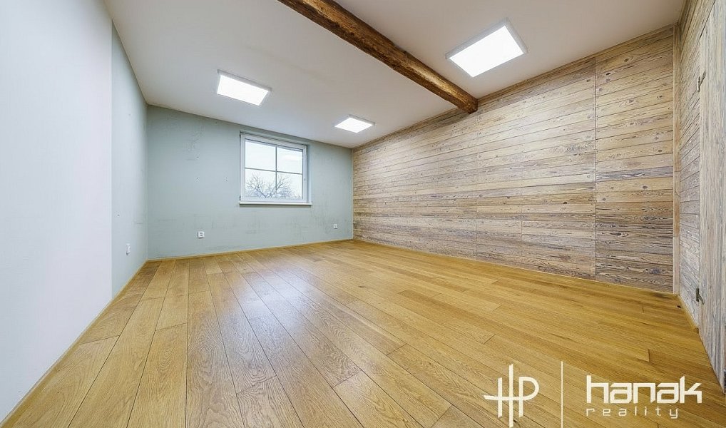 Prodej obchodních prostor 521 m², Náklo – náhled fotky 25