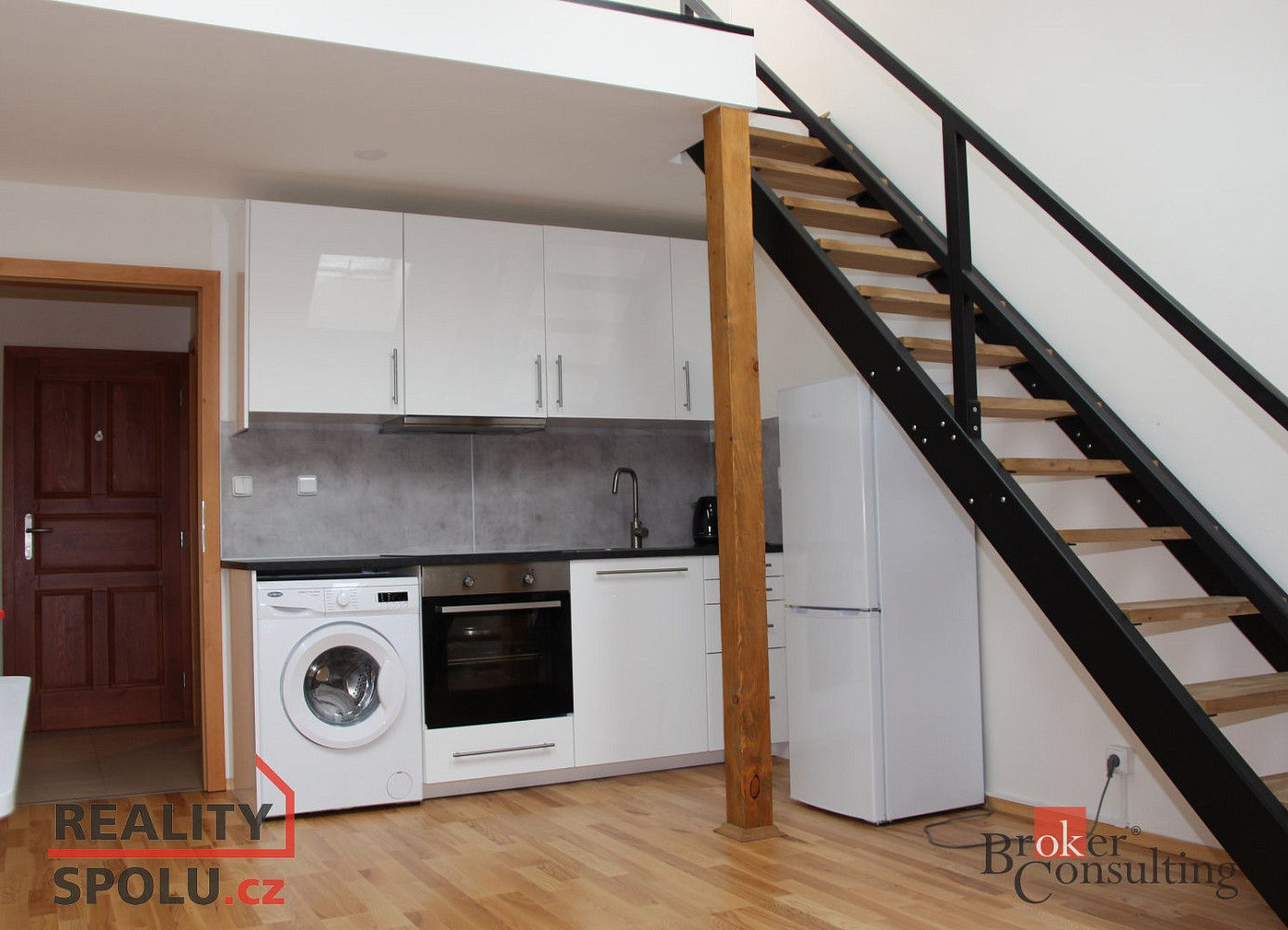 Pronájem bytu 1+1 45 m²