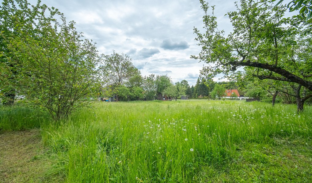 Prodej stavebního pozemku 1 147 m², Lešany – náhled fotky 6