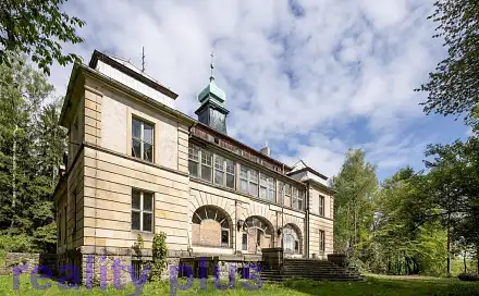 Prodej domu 1 000 m² s pozemkem 8 208 m²