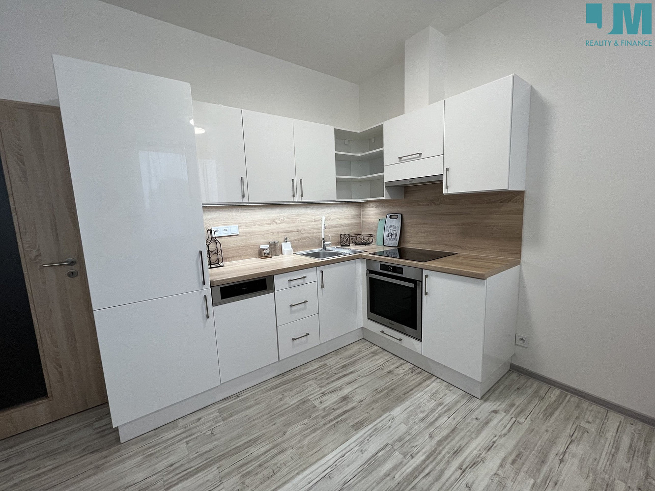 Pronájem bytu 1+kk 37 m²