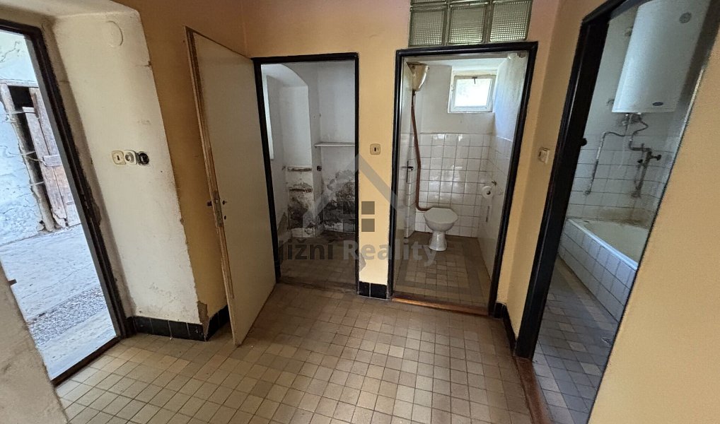 Prodej domu 200 m² s pozemkem 1 379 m², Dívčice – náhled fotky 9