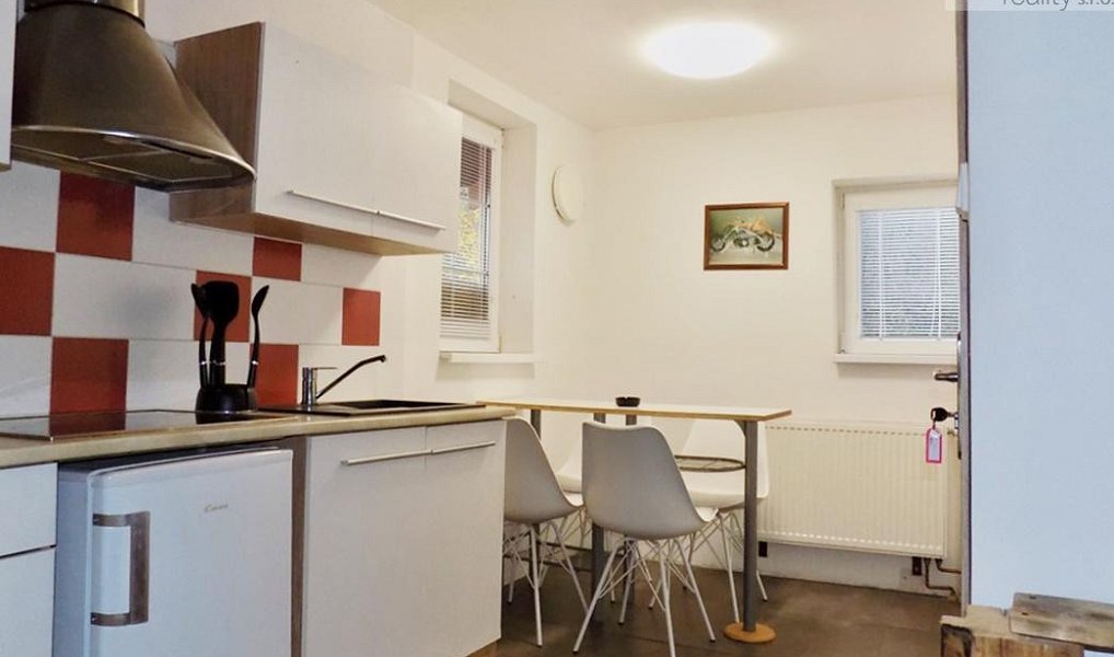 Prodej ubytovacího objektu 325 m², Lobendava – náhled fotky 13