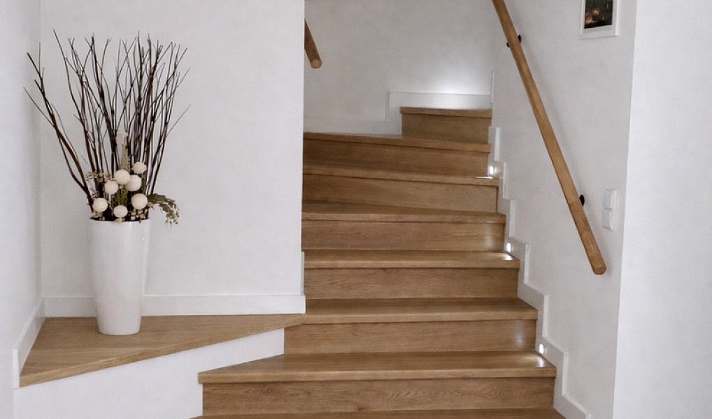 Prodej domu 369 m² s pozemkem 1 010 m², Jesenice – náhled fotky 7