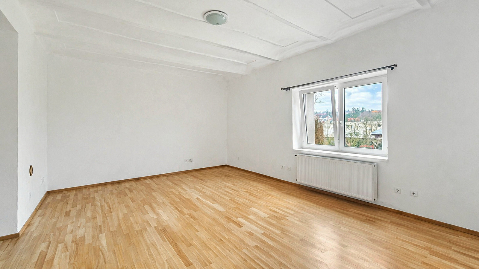 Pronájem bytu 1+1 70 m² – fotografie 2