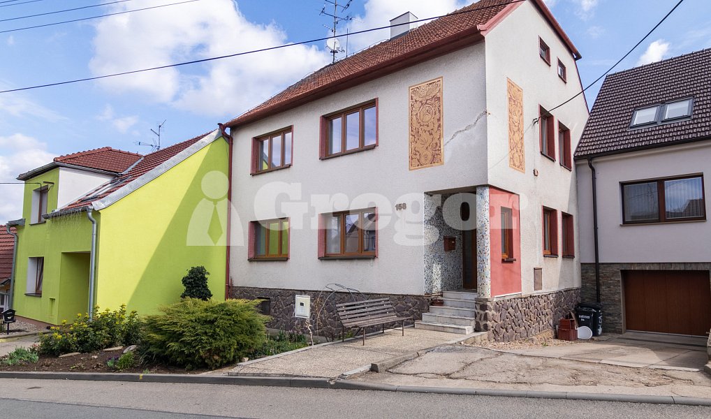 Prodej domu 139 m² s pozemkem 689 m², Bořetice – fotka 1 z 59