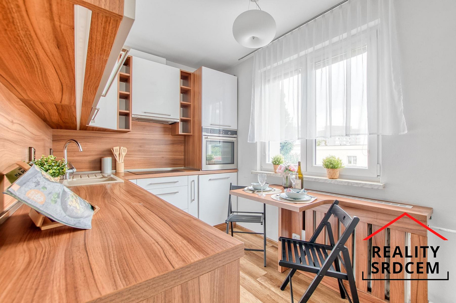 Pronájem bytu 2+1 59 m² – fotografie 2