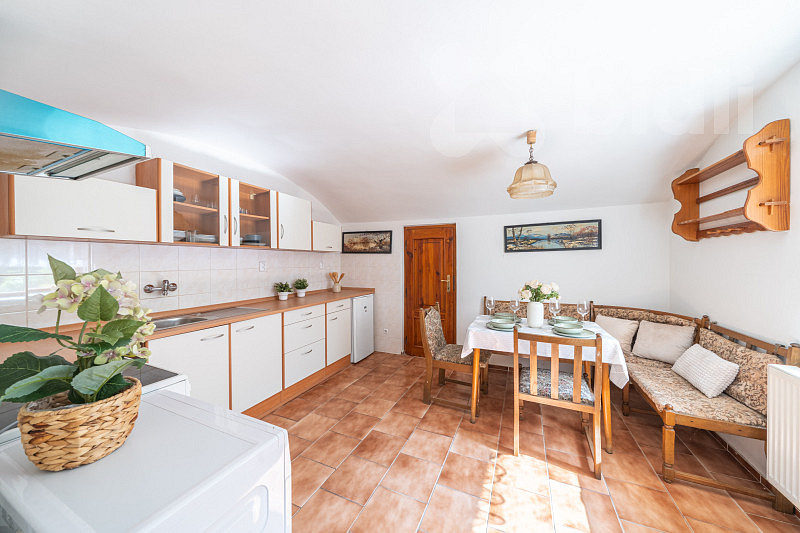 Prodej domu 237 m² s pozemkem 265 m² – pohled 2