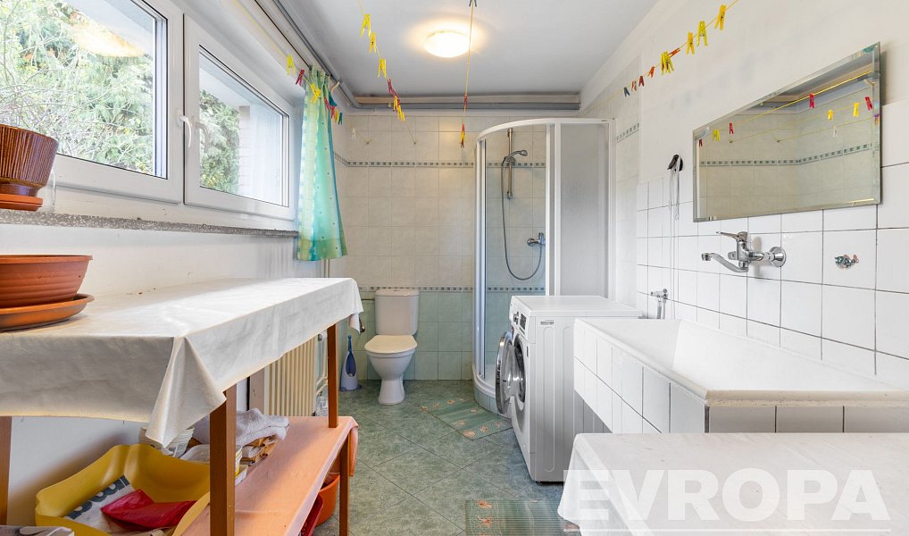 Pronájem domu 220 m² s pozemkem 409 m², Praha – náhled fotky 23