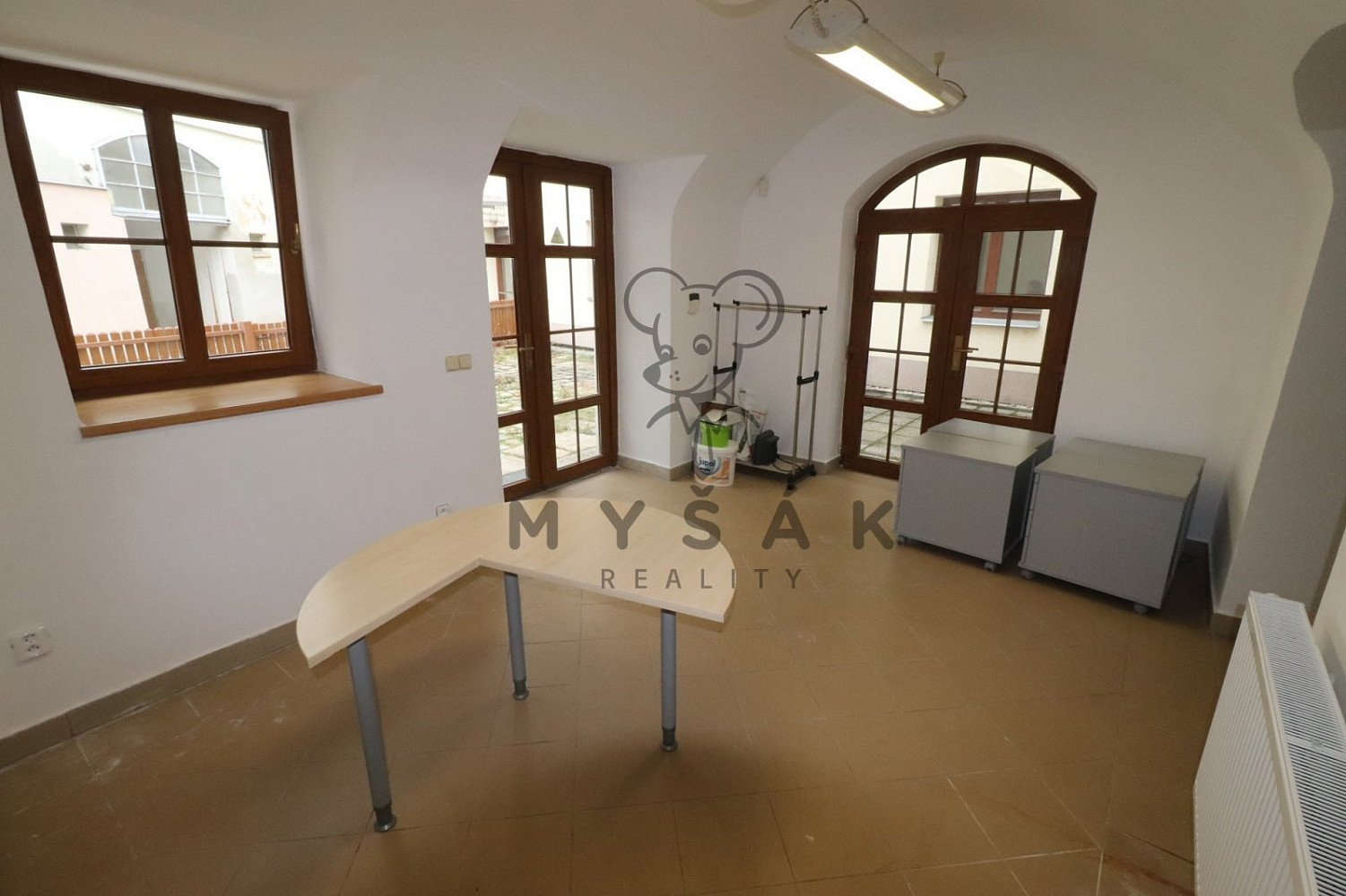 Pronájem kanceláře 65 m² — photo 2