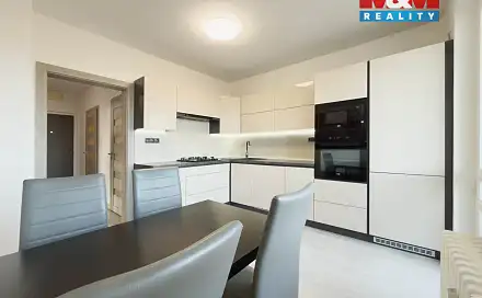 Prodej bytu 3+1 65 m², Čsl. armády, Karviná - Hranice