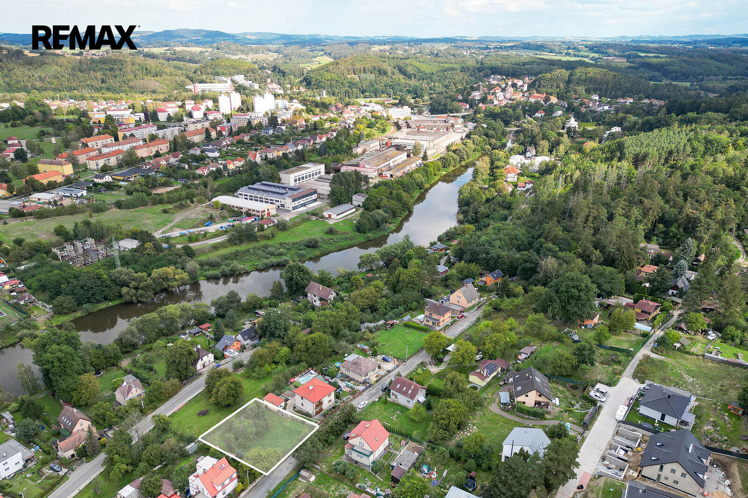 Prodej stavebního pozemku 813 m² – fotografie 5
