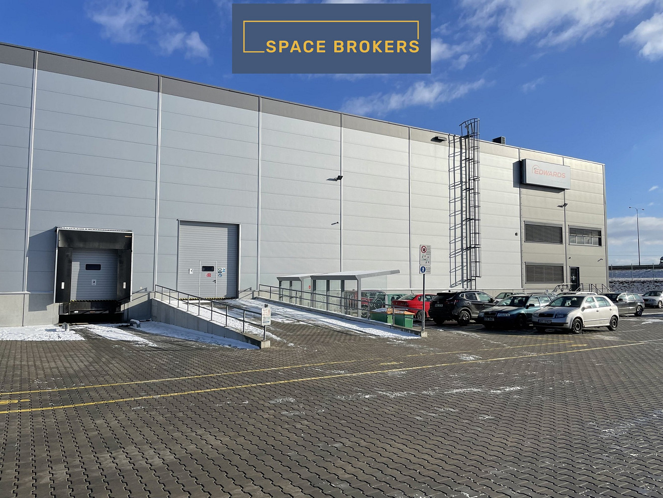 Pronájem skladovacích prostor 2 400 m² – fotografie 2