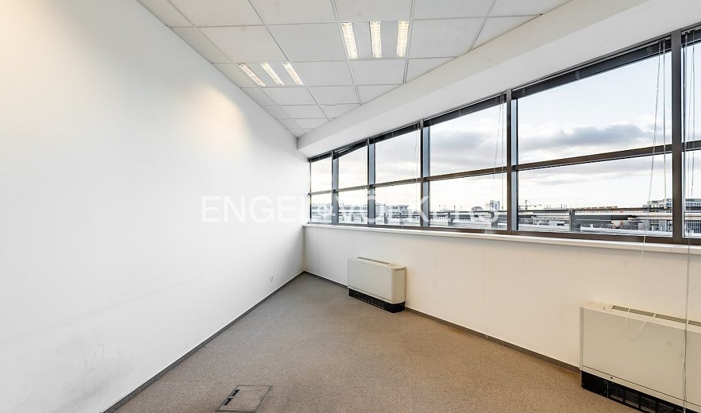 Pronájem kanceláře 504 m², Praha – náhled fotky 12