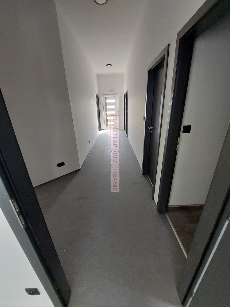 Pronájem skladovacích prostor 756 m² – fotografie 4