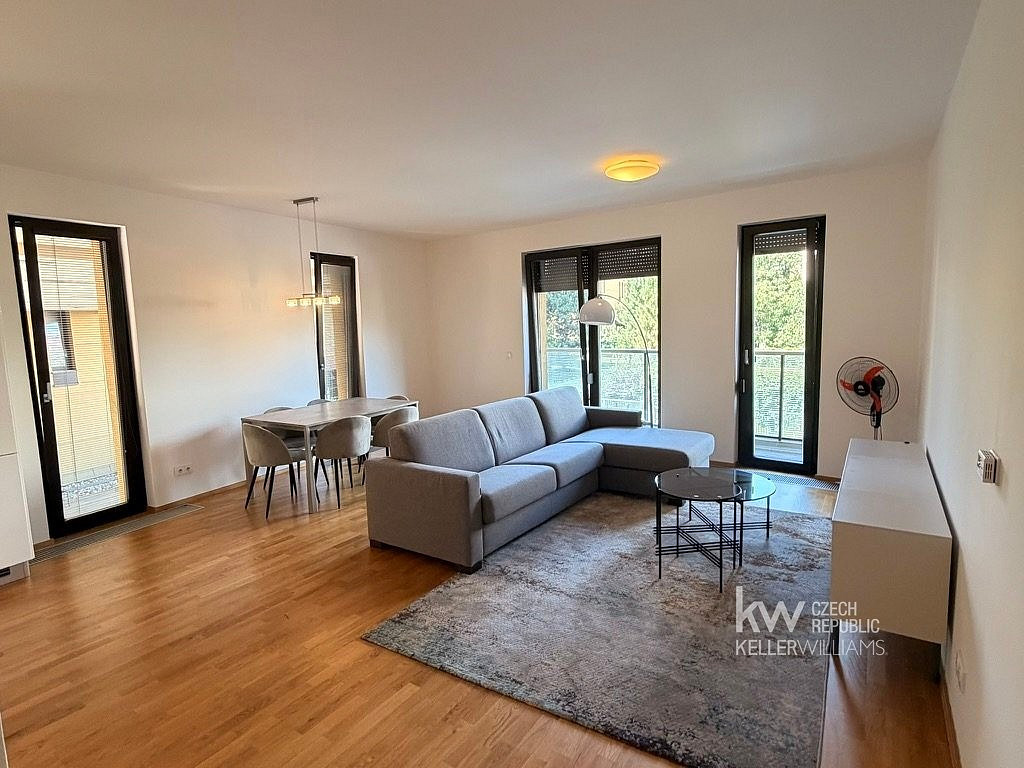 Pronájem bytu 2+kk 82 m²