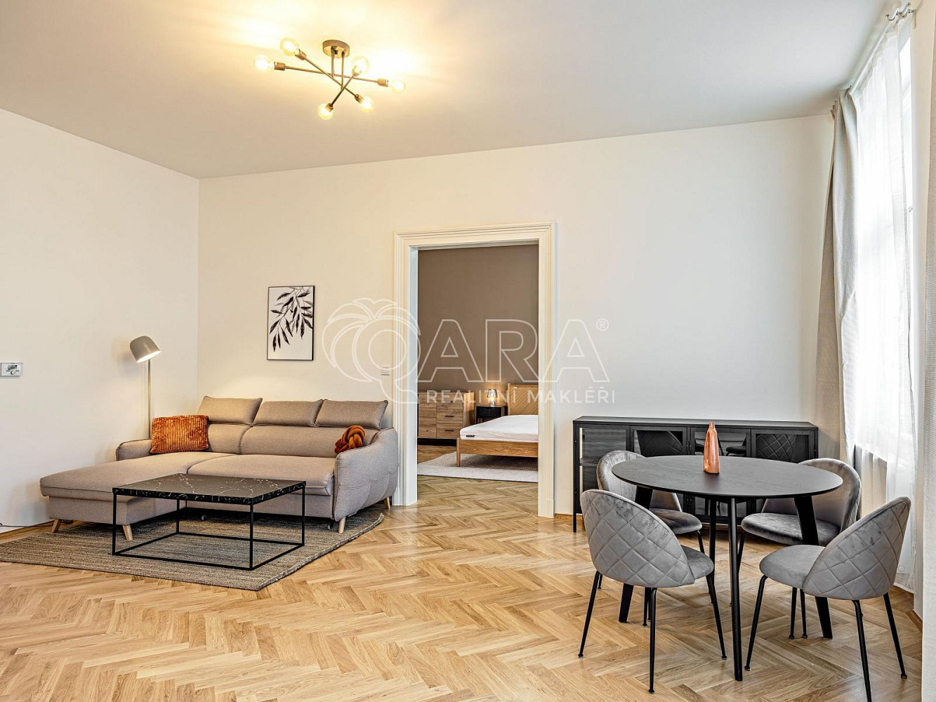 Pronájem bytu 2+kk 76 m² – fotografie 3