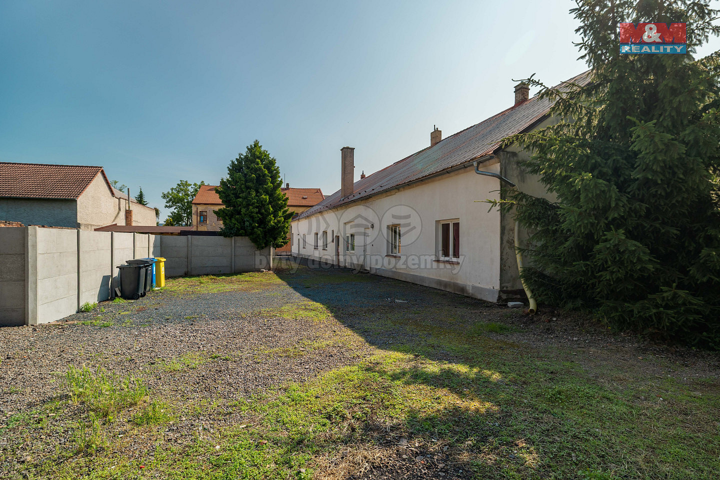 Prodej nájemního domu, činžáku 217 m² — photo 2