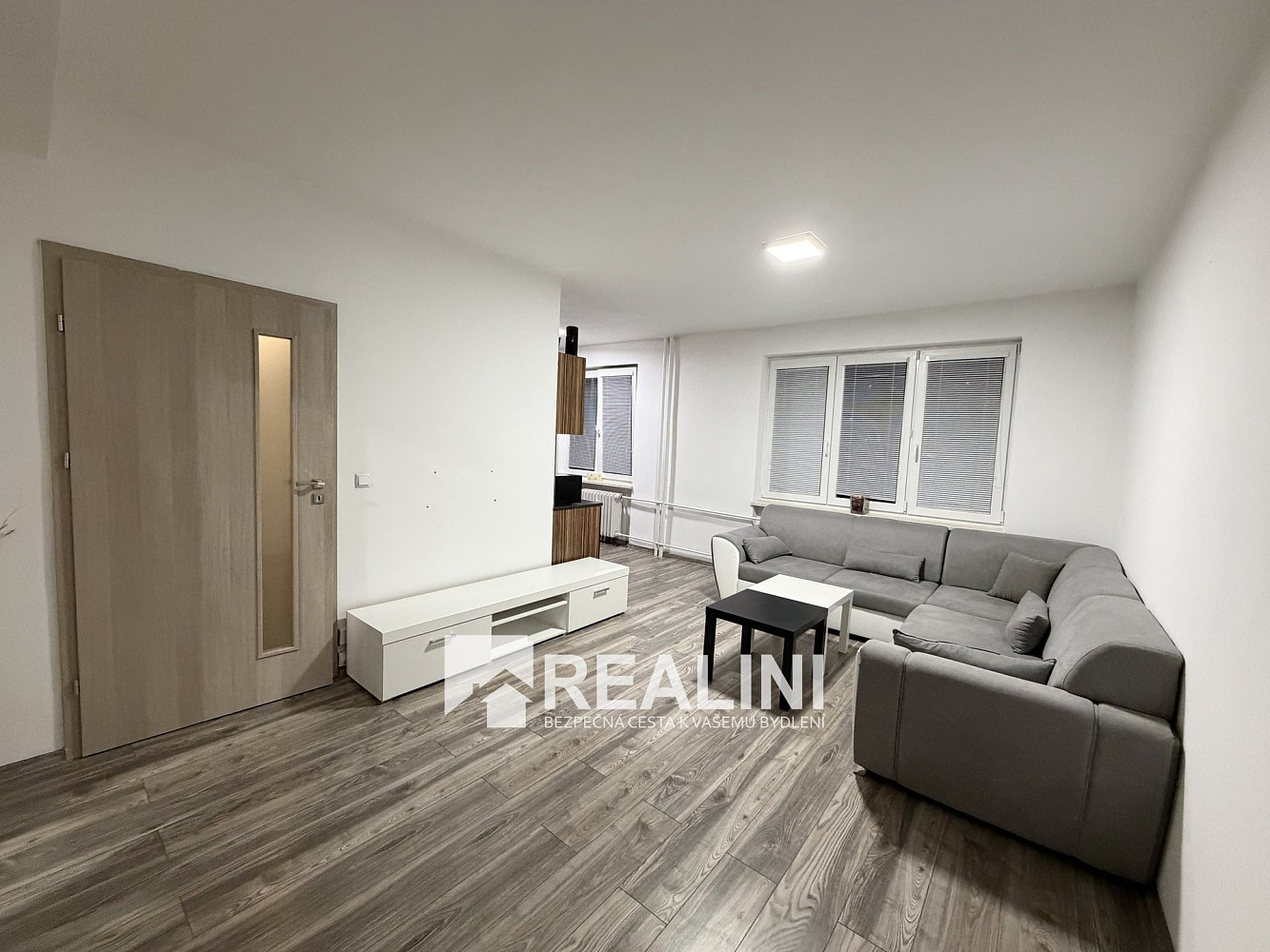 Pronájem bytu 2+1 57 m² – fotografie 2