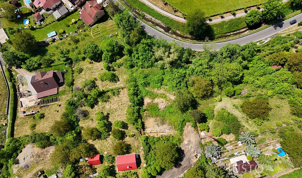 Prodej stavebního pozemku 2 519 m², Povrly – náhled fotky 12