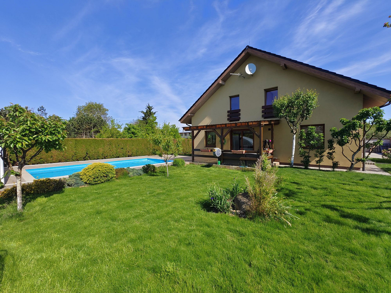 Prodej domu 224 m² s pozemkem 816 m² – fotografie 2