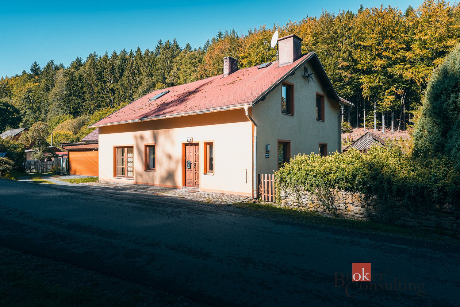 Prodej domu 223 m² s pozemkem 883 m² – fotografie 2
