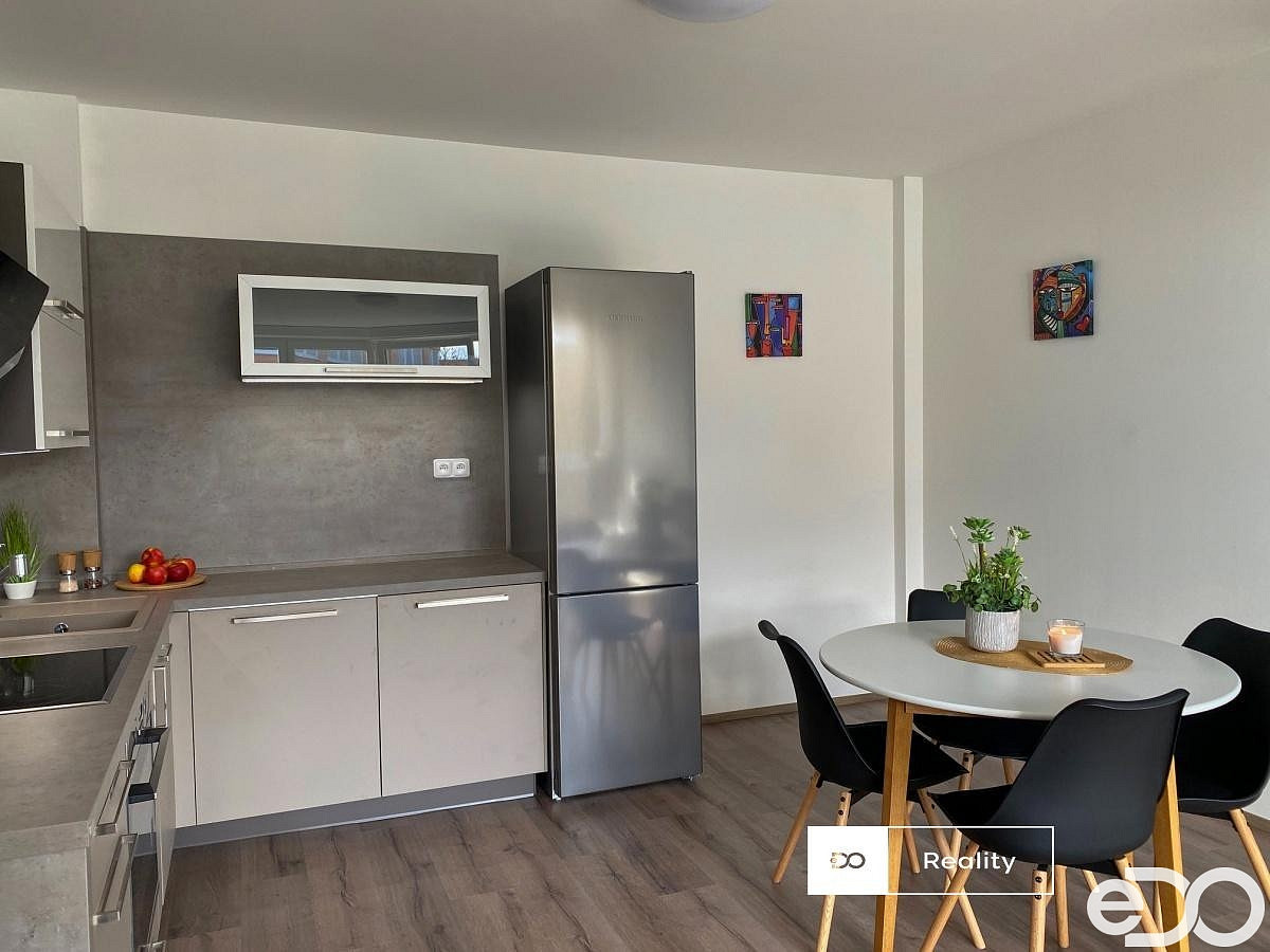 Pronájem bytu 2+kk 69 m² — photo 3