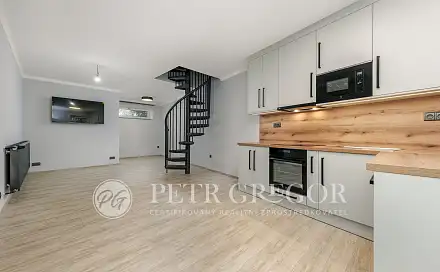 Pronájem bytu 3+kk 80 m², Lípová, Třebestovice, okres Nymburk