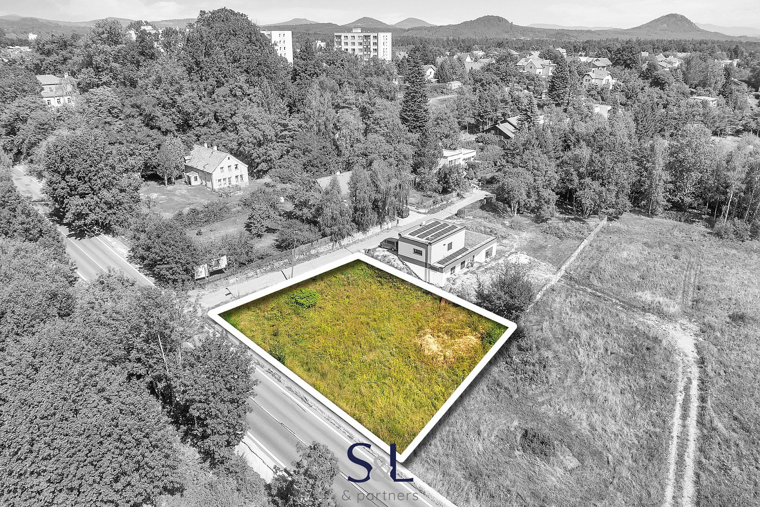 Prodej stavebního pozemku 989 m² – fotografie 5