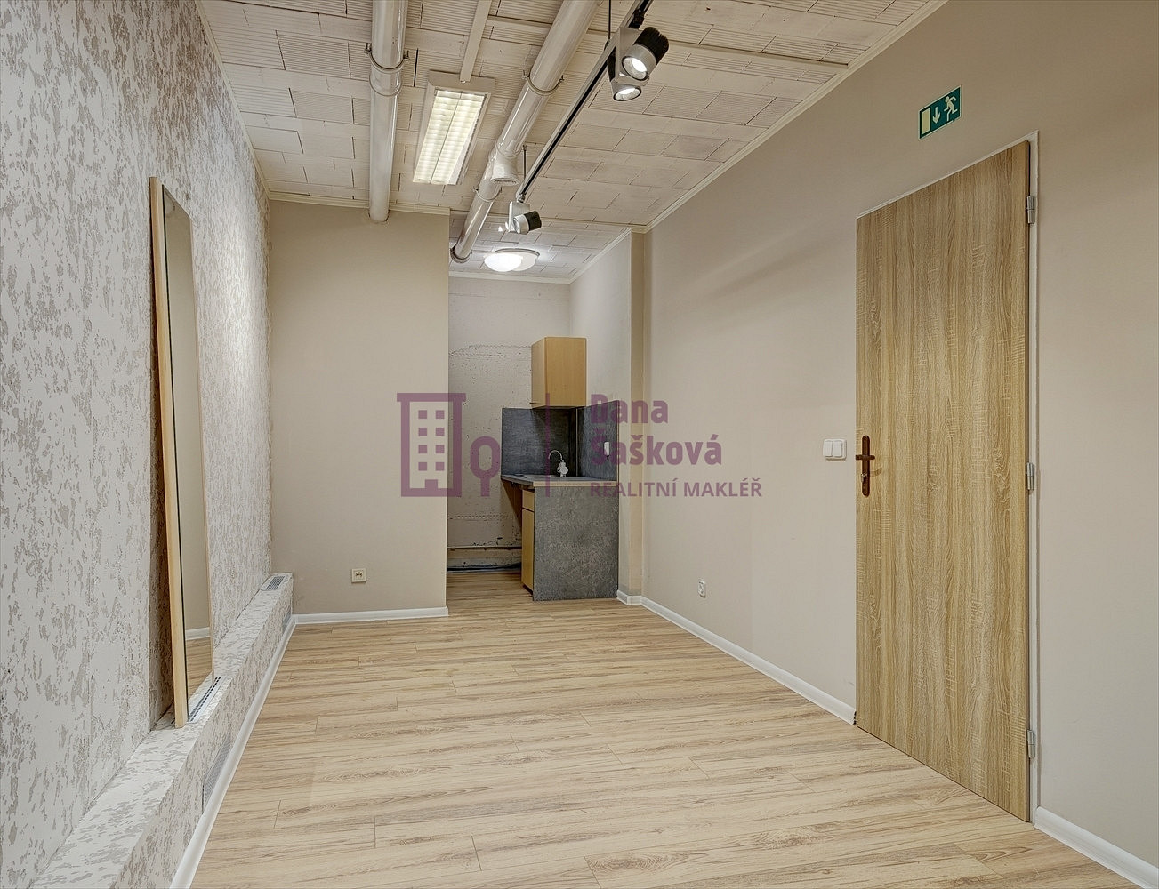 Pronájem obchodních prostor 18 m² – pohled 3