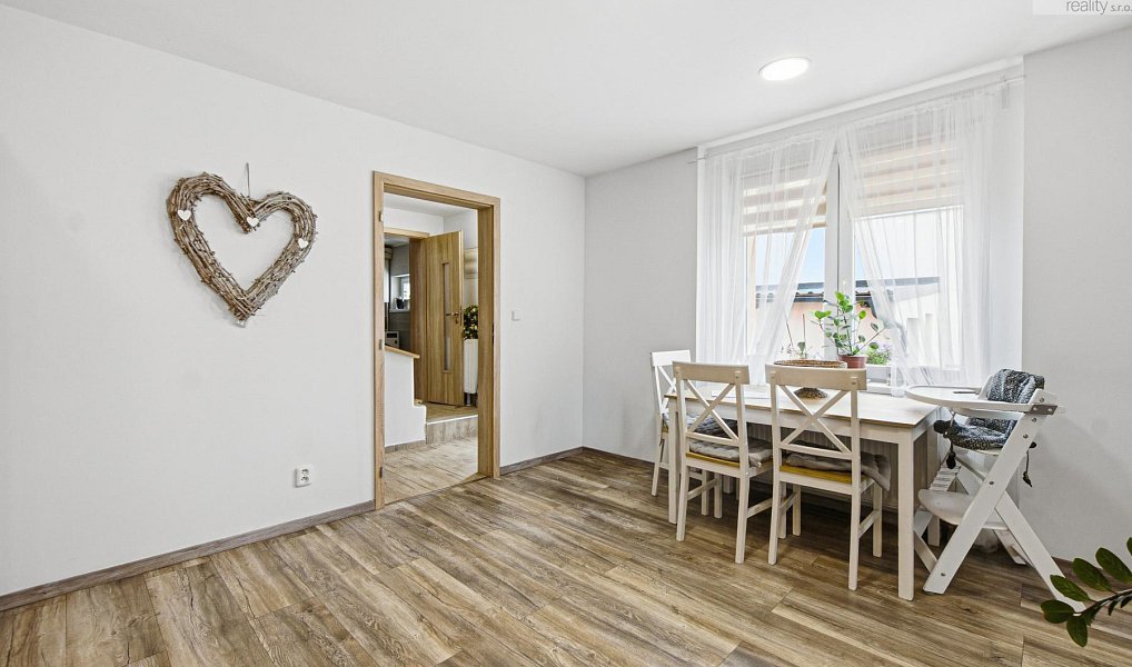 Prodej domu 105 m² s pozemkem 253 m², Dubí – náhled fotky 8
