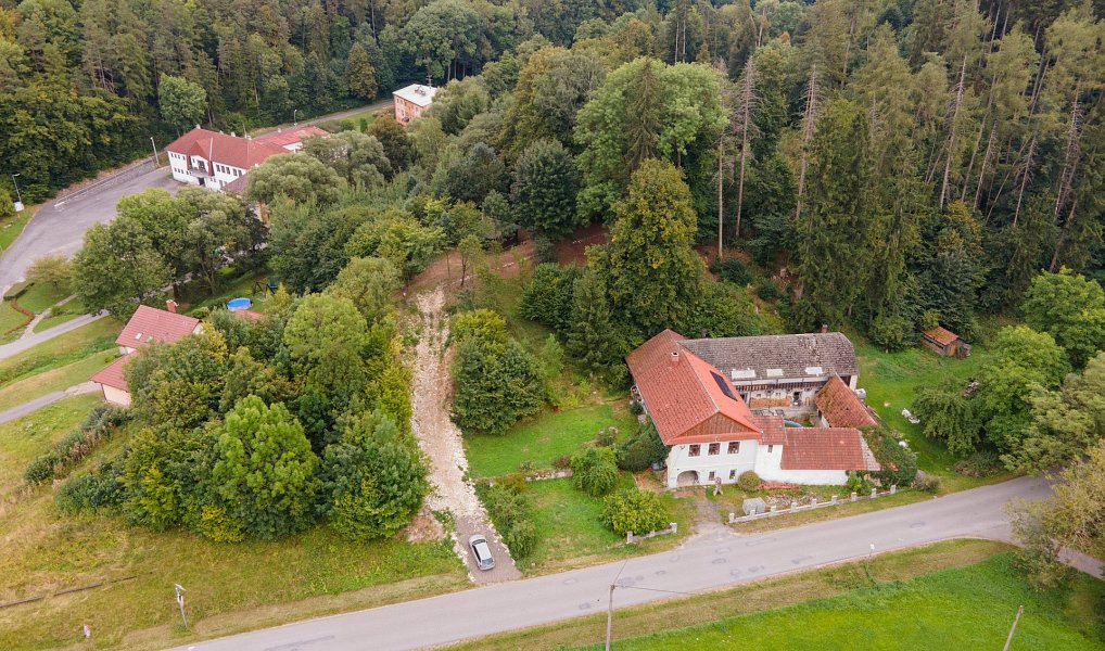 Prodej stavebního pozemku 1 081 m², Horní Újezd – náhled fotky 3