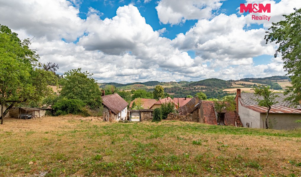 Prodej stavebního pozemku 1 676 m², Strašice – náhled fotky 2