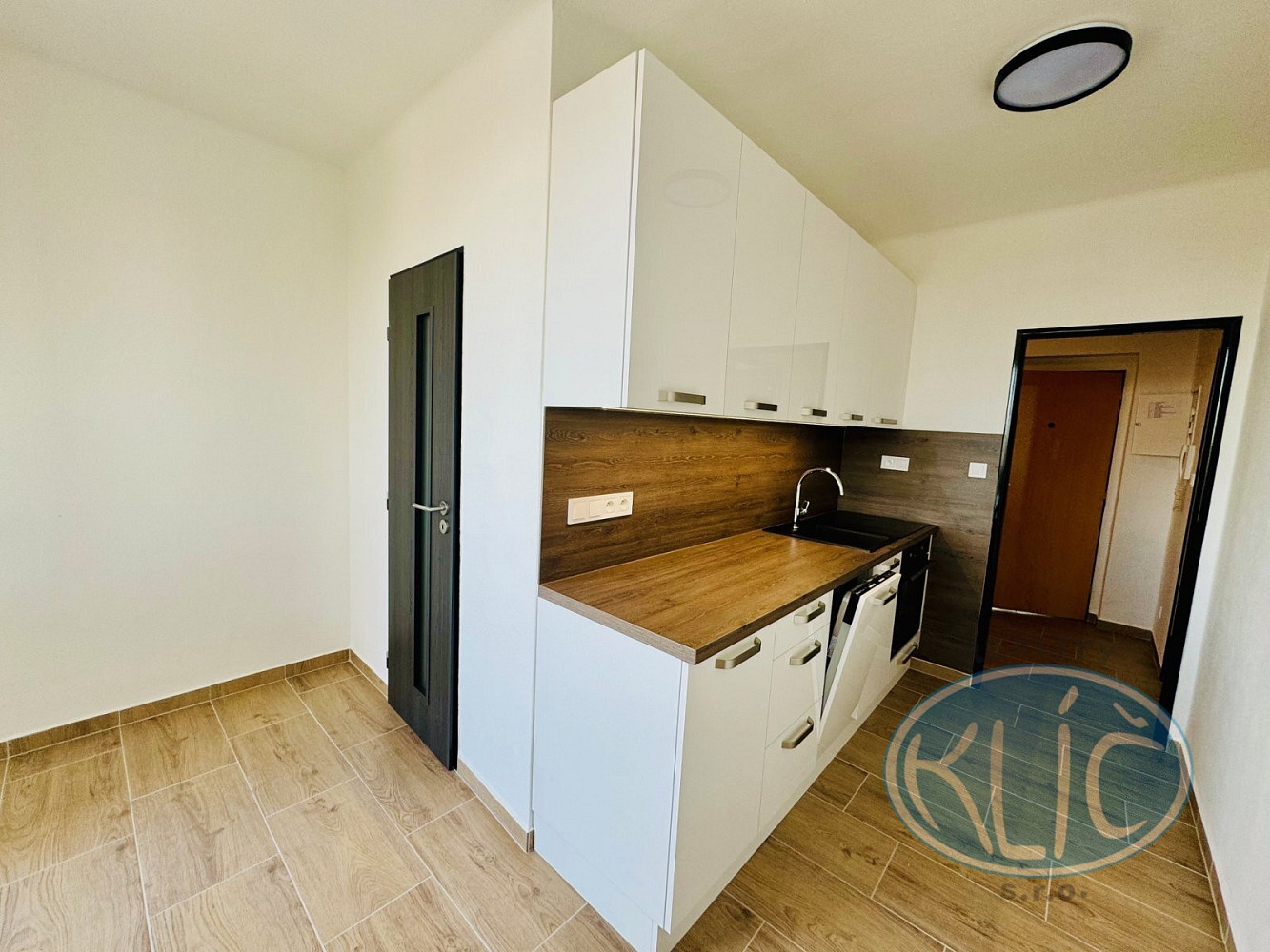 Pronájem bytu 2+1 64 m² – fotografie 3