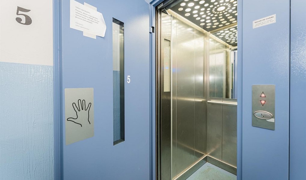 Pronájem bytu 3+1 68 m², Praha – náhled fotky 35