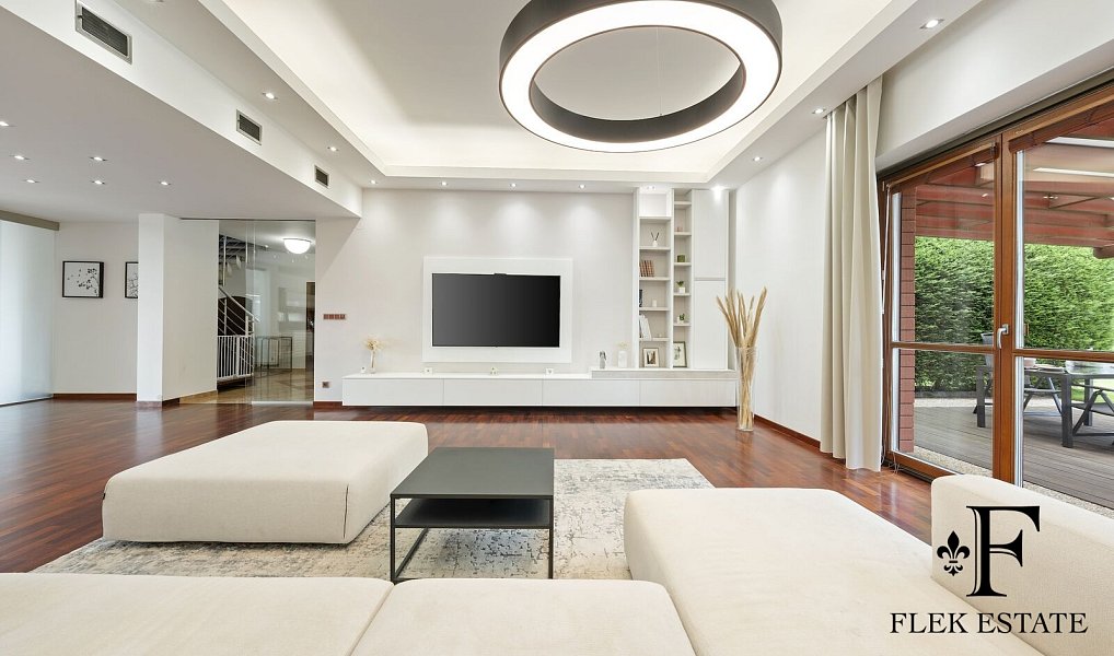 Prodej domu 371 m² s pozemkem 2 392 m², Medlov – náhled fotky 5